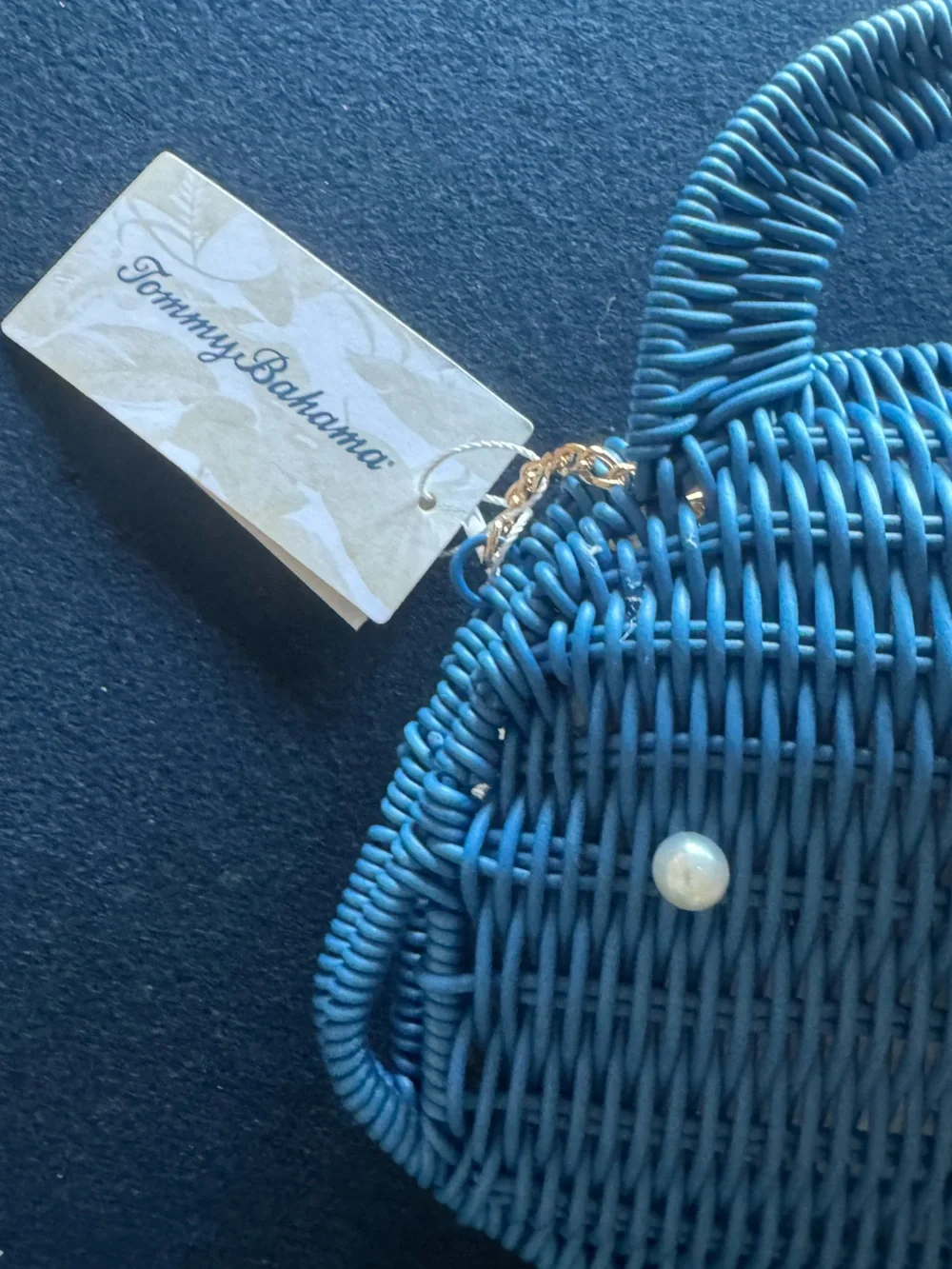 TOMMY BAHAMA Woven hard to find/ viral blue whale crossbody purse! 🐳fully lined